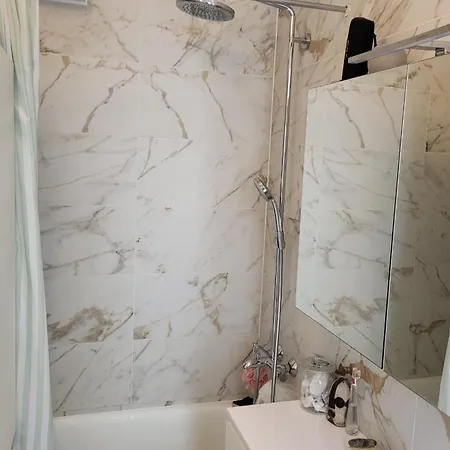 T3 With Wifi Near Montmartre *